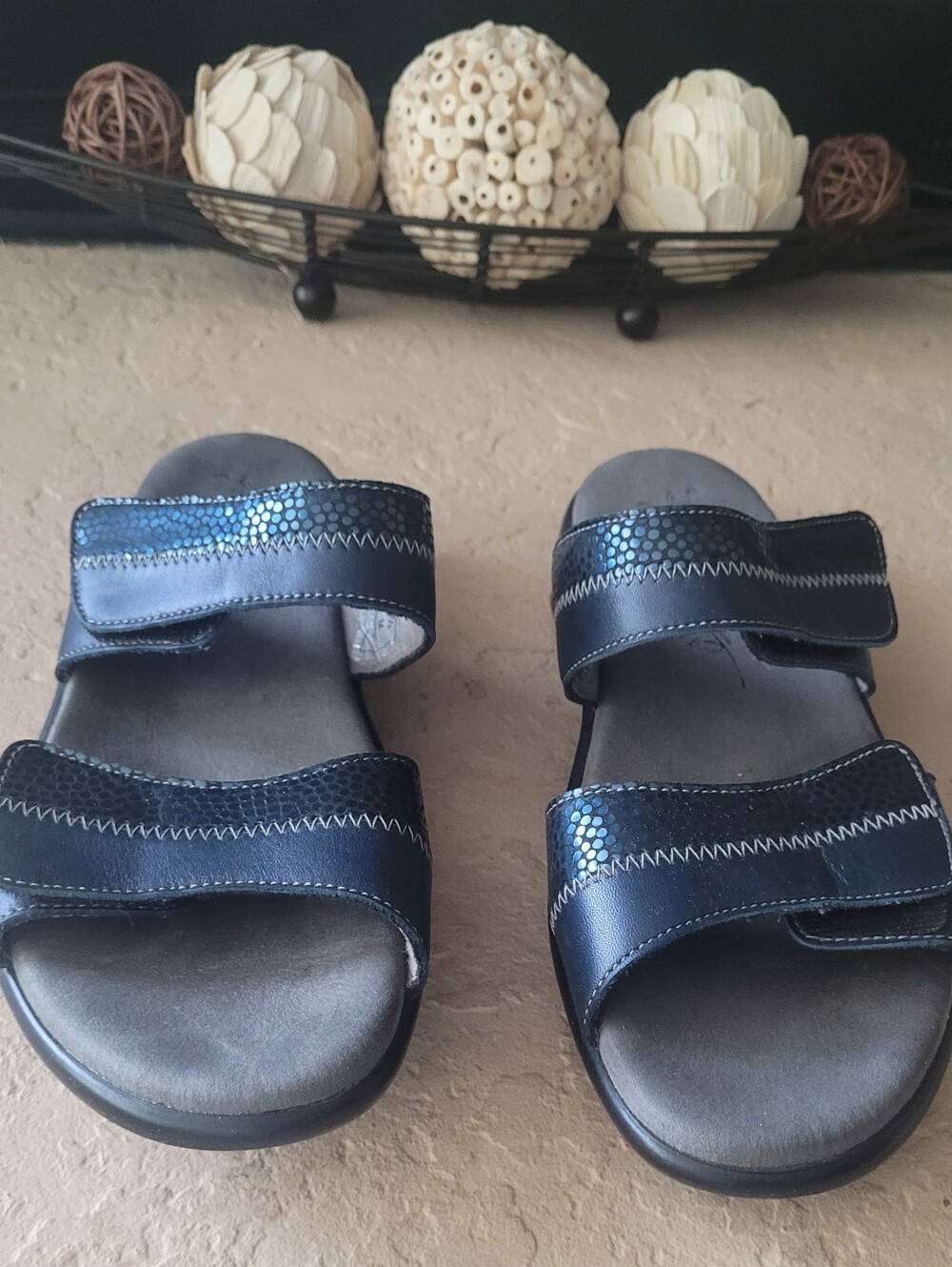 Size 9.5 M SAS Nudu Blue Metallic Leather Comfort Double Strap Women Sandals